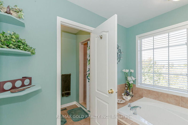 34 Maldives Cres  Brampton, L6P 1L5 | Image 20