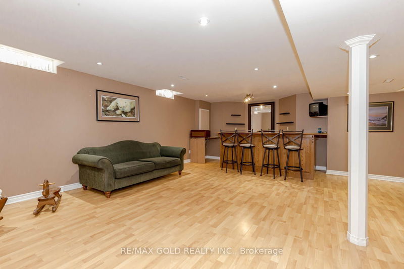 34 Maldives Cres  Brampton, L6P 1L5 | Image 27