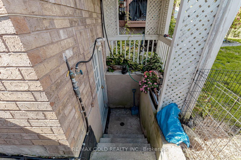 34 Maldives Cres  Brampton, L6P 1L5 | Image 30