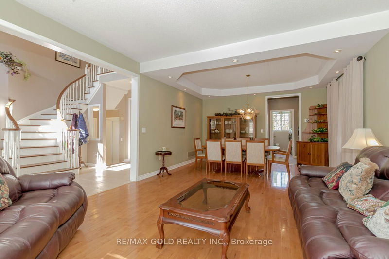 34 Maldives Cres  Brampton, L6P 1L5 | Image 6