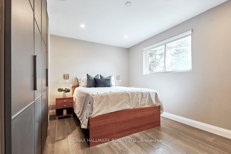 36 Farley Cres  Toronto, M9R 2A6 | Image 13