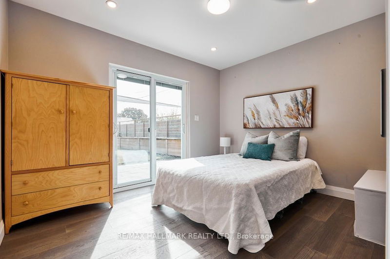 36 Farley Cres  Toronto, M9R 2A6 | Image 15