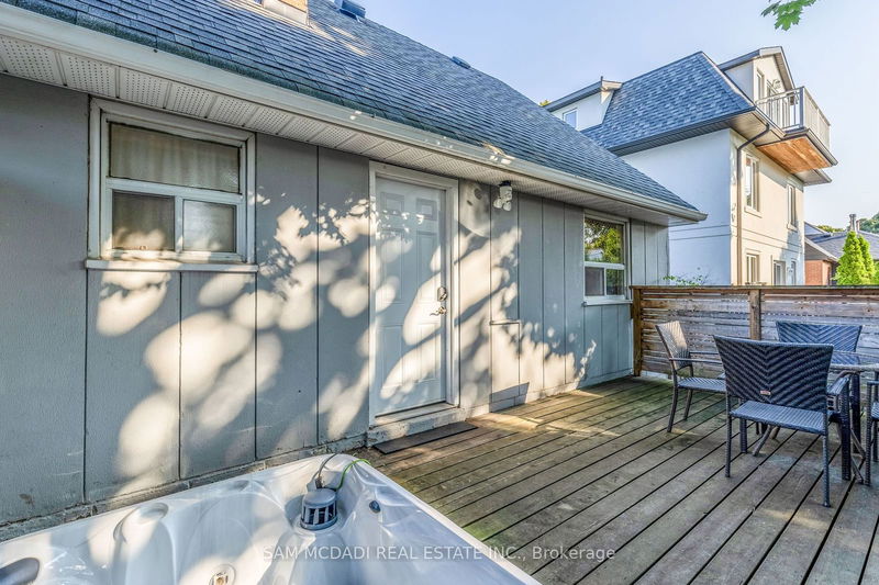 37 Mitcham Dr  Toronto, M8W 2J9 | Image 27