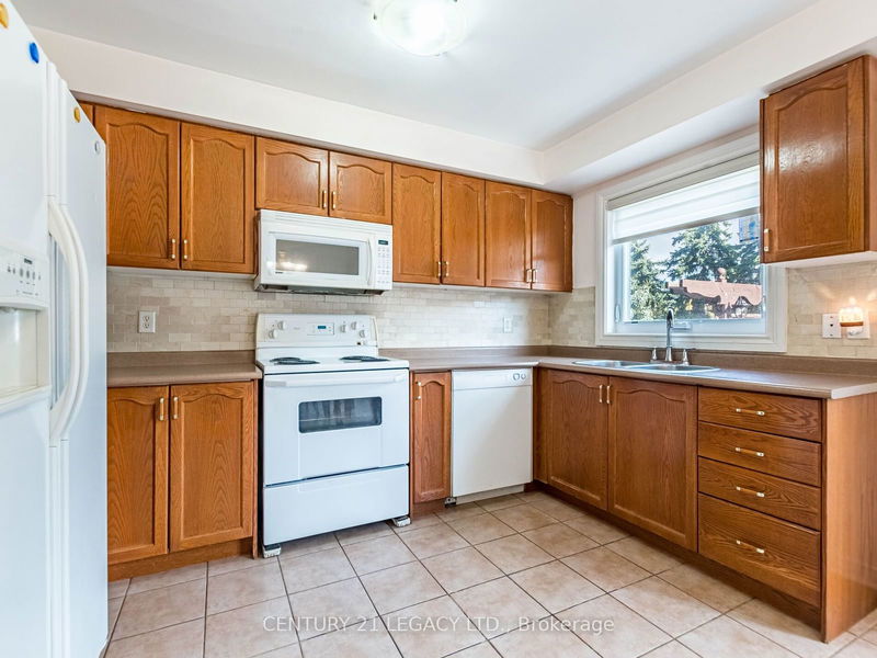 141 Morningmist St  Brampton, L6R 2B6 | Image 13