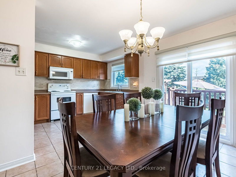 141 Morningmist St  Brampton, L6R 2B6 | Image 9