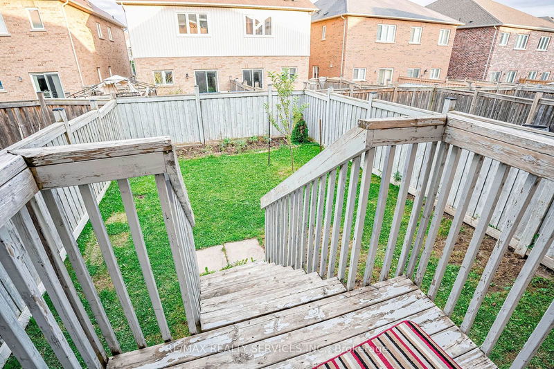 85 Frenchpark Circ  Brampton, L6X 0Y6 | Image 37