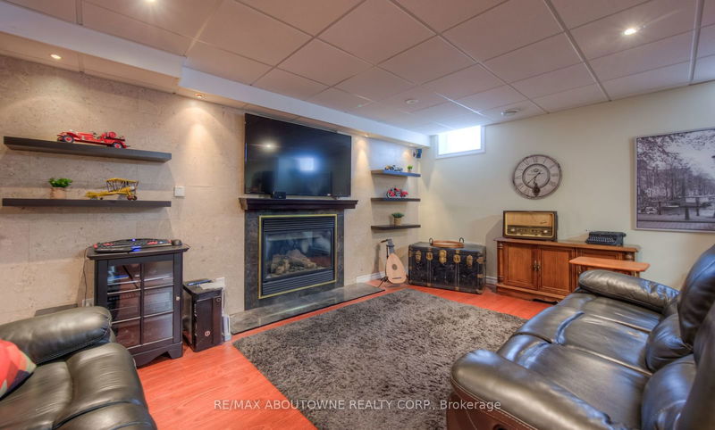 2386 Wasaga Dr  Oakville, L6H 0B7 | Image 27