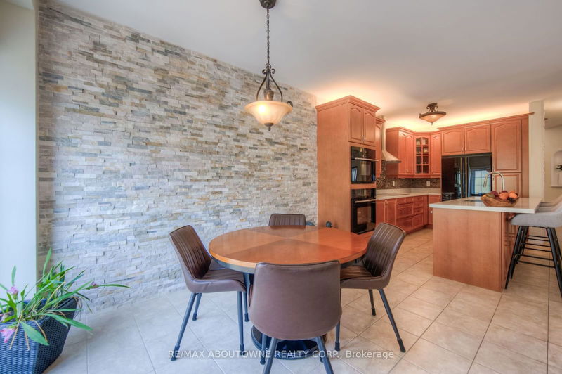 2386 Wasaga Dr  Oakville, L6H 0B7 | Image 6