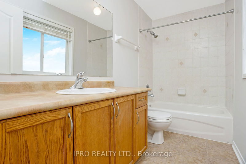 177 Sunny Meadow Blvd  Brampton, L6R 2Z2 | Image 12