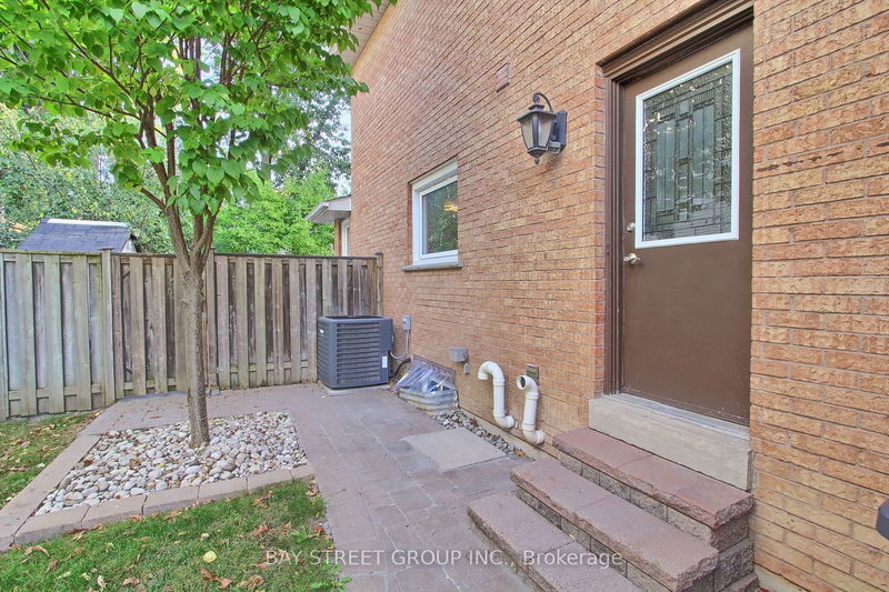 4149 Bridlepath Tr  Mississauga, L5L 3E8 | Image 40