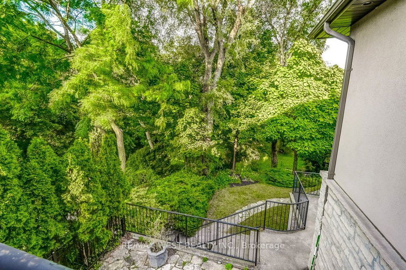 13 Riverlea Rd  Toronto, M9P 2B1 | Image 32