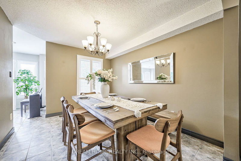 4066 Renfrew Cres  Mississauga, L5L 4J8 | Image 5