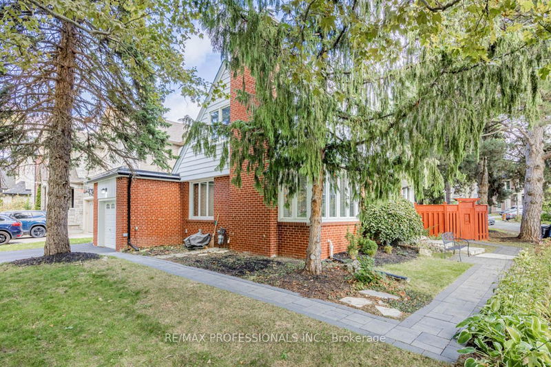 54 Robin Hood Rd  Toronto, M9A 2W8 | Image 34