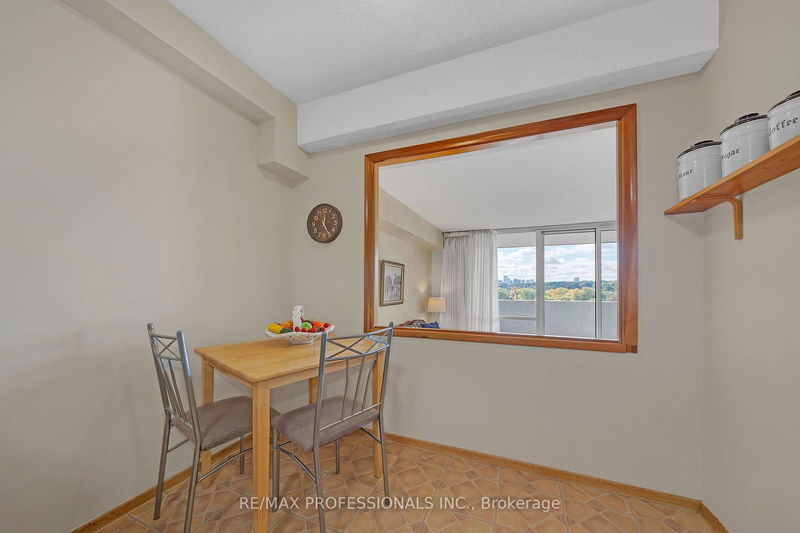  912 - 250 Scarlett Rd  Toronto, M6N 4X5 | Image 10