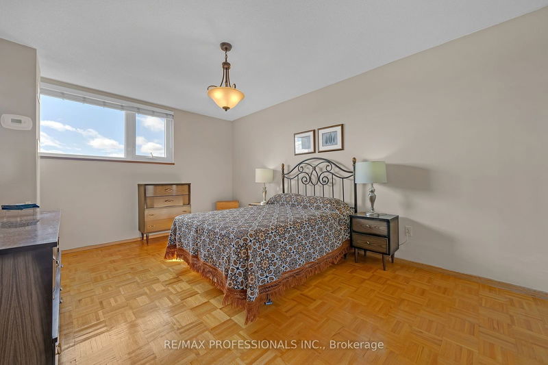  912 - 250 Scarlett Rd  Toronto, M6N 4X5 | Image 12