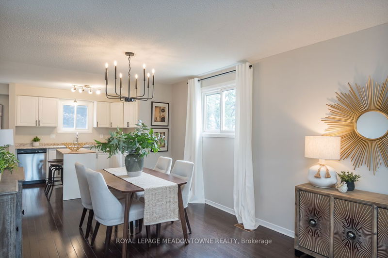 586 Hayward Cres  Milton, L9T 4W7 | Image 12