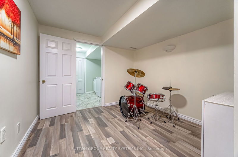 5183 Dryden Ave  Burlington, L7L 6L6 | Image 36