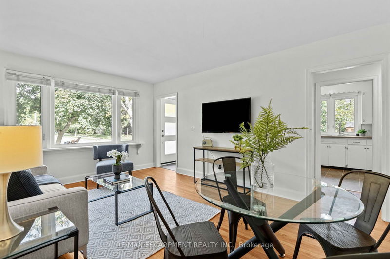 1458 Fisher Ave  Burlington, L7P 2L8 | Image 1