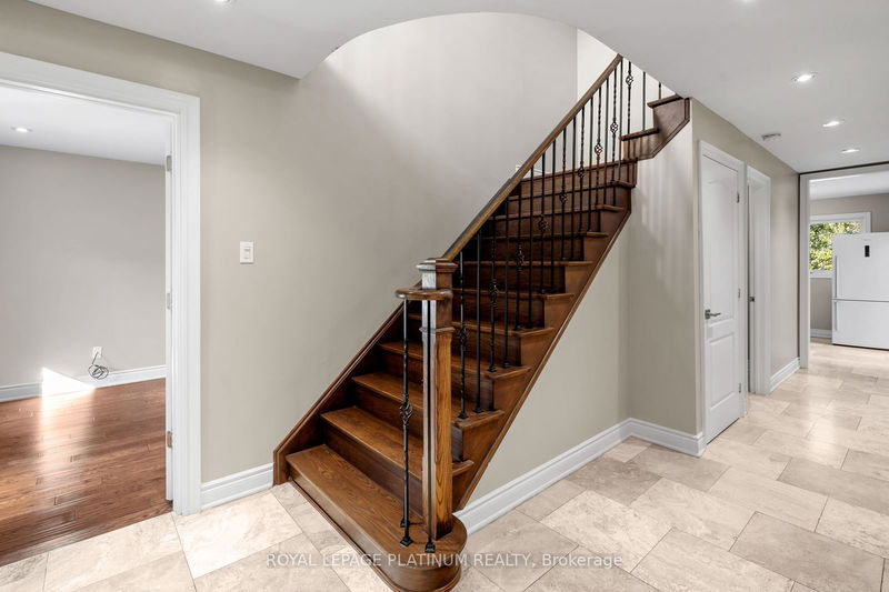 2677 Credit Valley Rd  Mississauga, L5M 4J8 | Image 6