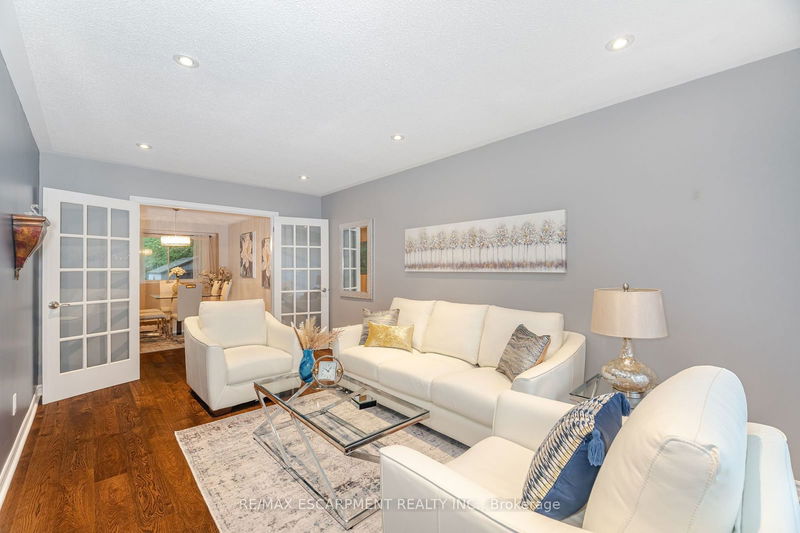 70 Lakecrest Tr  Brampton, L6Z 1S6 | Image 10