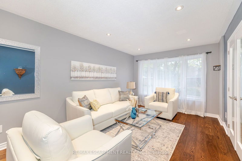 70 Lakecrest Tr  Brampton, L6Z 1S6 | Image 9