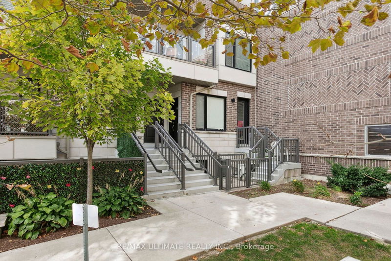  422 - 8 Drummond St  Toronto, M8V 1Y8 | Image 1