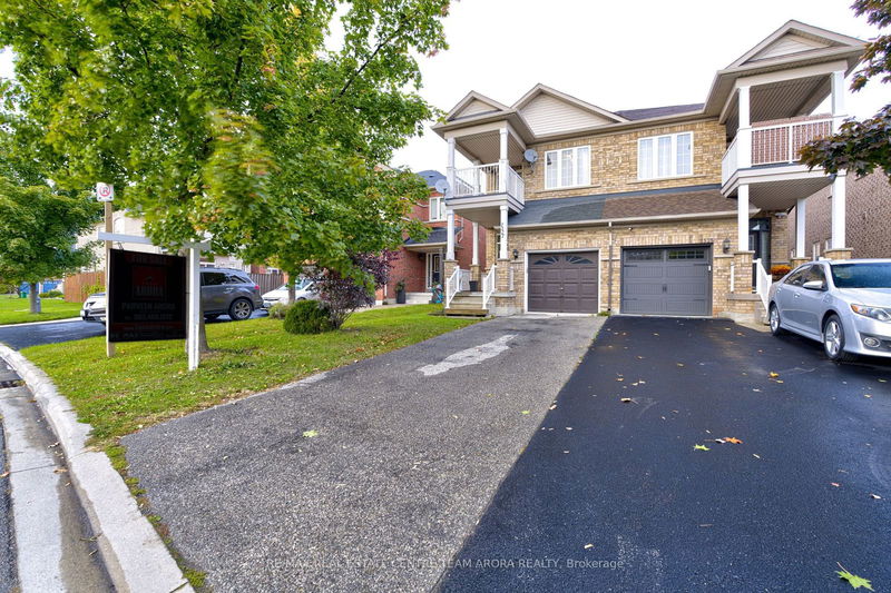 7327 Bread Fruit Lane  Mississauga, L5N 8P2 | Image 2