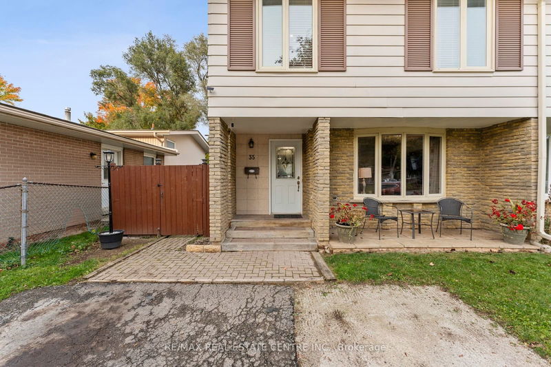 35 Cardwell St  Orangeville, L9W 2V7 | Image 2