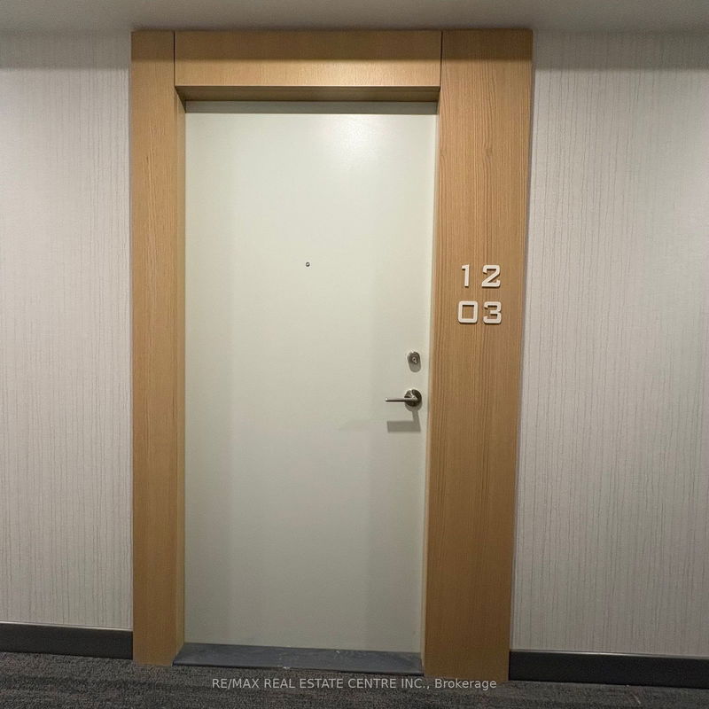 home for lease on 1203-1100 Sheppard Avenue