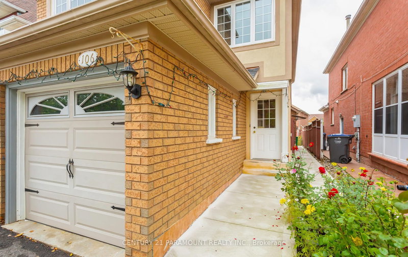 106 Wildberry Cres, Brampton, L6R 1J8 | Image 3
