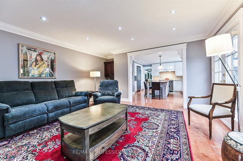 55 Pheasant Lane  Toronto, M9A 1T5 | Image 12