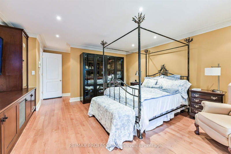 55 Pheasant Lane  Toronto, M9A 1T5 | Image 21