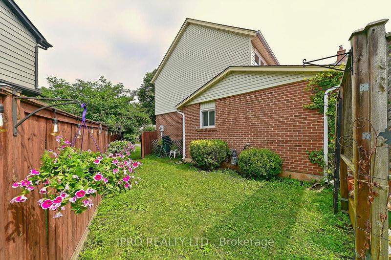 16 Bryant Crt  Brampton, L6X 2T1 | Image 33