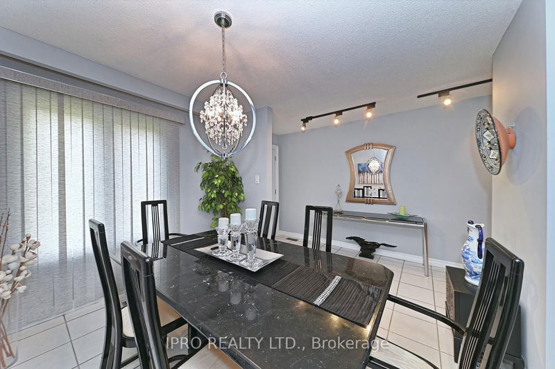 16 Bryant Crt  Brampton, L6X 2T1 | Image 8