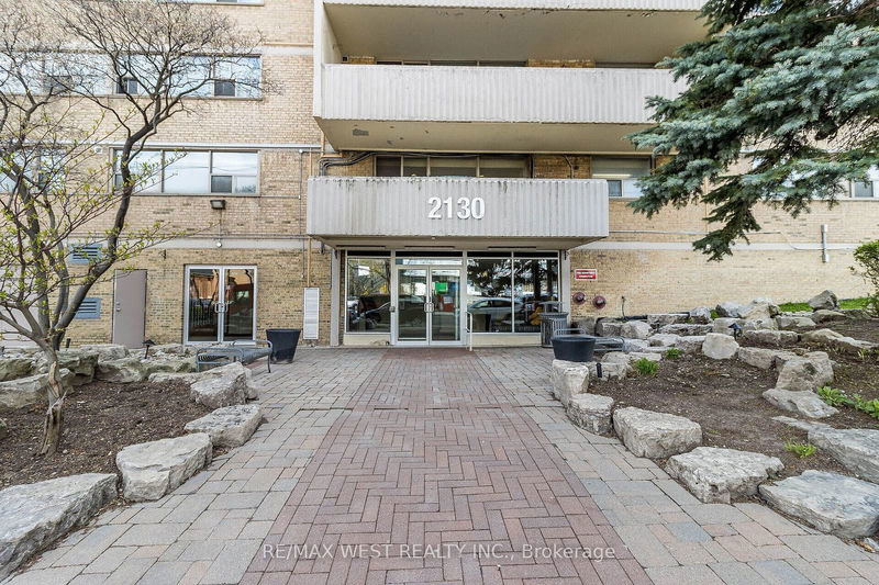  801 - 2130 Weston Rd  Toronto, M9N 3R9 | Image 1