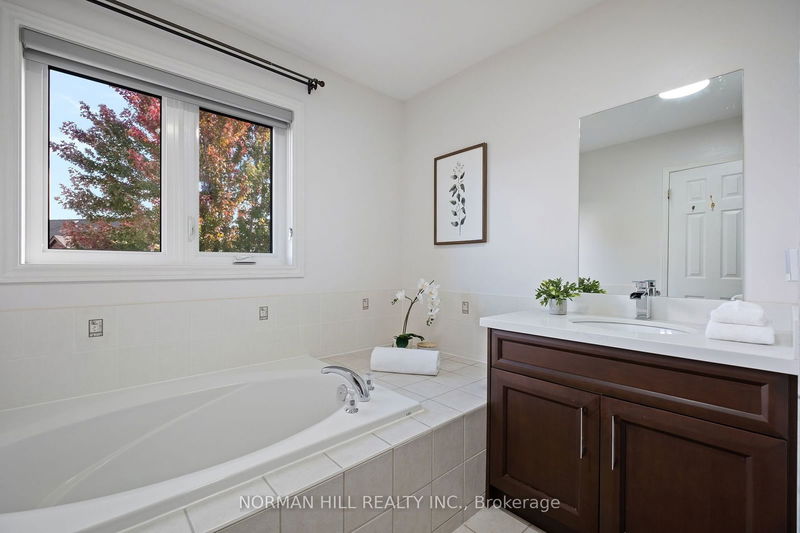 510 Huntington Ridge Dr  Mississauga, L5R 2X7 | Image 23