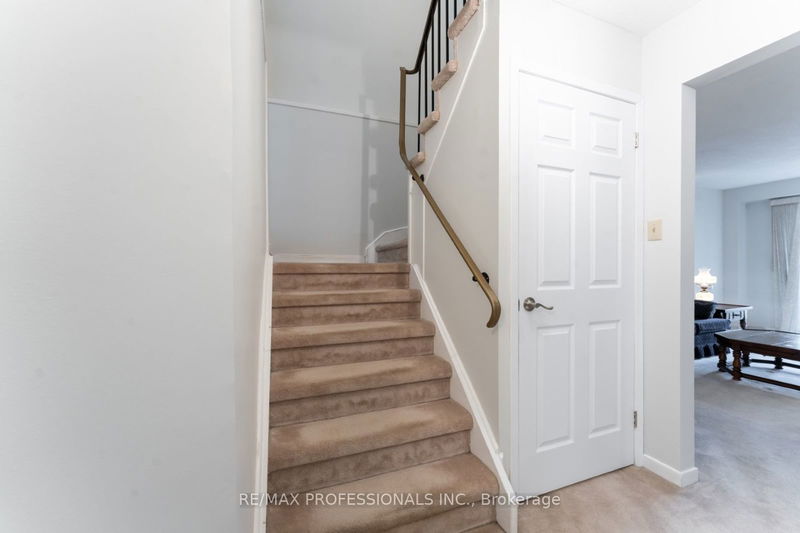 2697 Romark Mews  Mississauga, L5L 2Z4 | Image 5