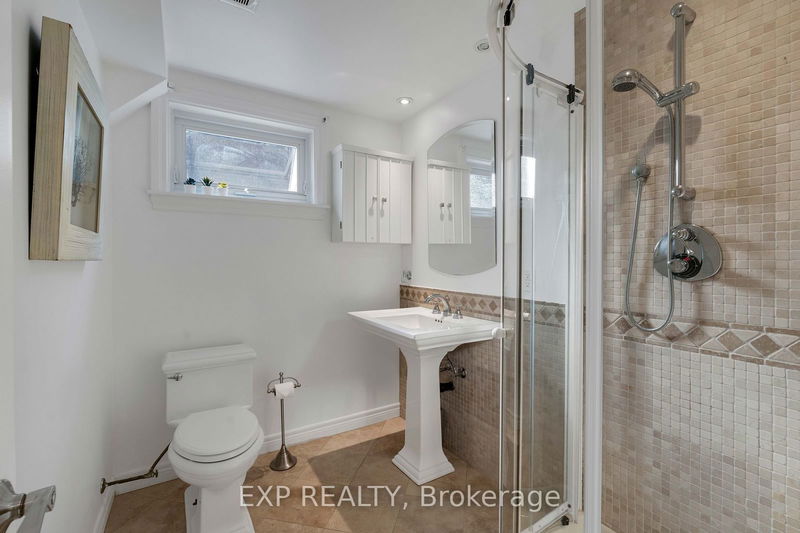 4 Courtsfield Cres  Toronto, M9A 4S9 | Image 31