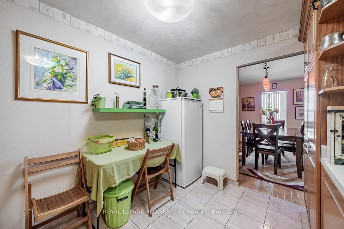 Listing Image 17