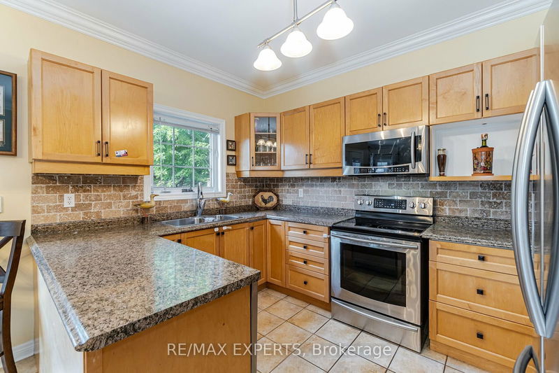 136 Van Scott Dr  Brampton, L7A 1N5 | Image 12