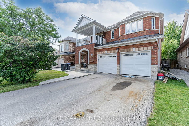 136 Van Scott Dr  Brampton, L7A 1N5 | Image 2