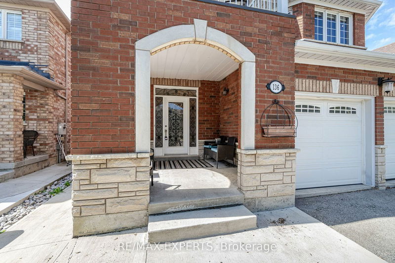 136 Van Scott Dr  Brampton, L7A 1N5 | Image 3