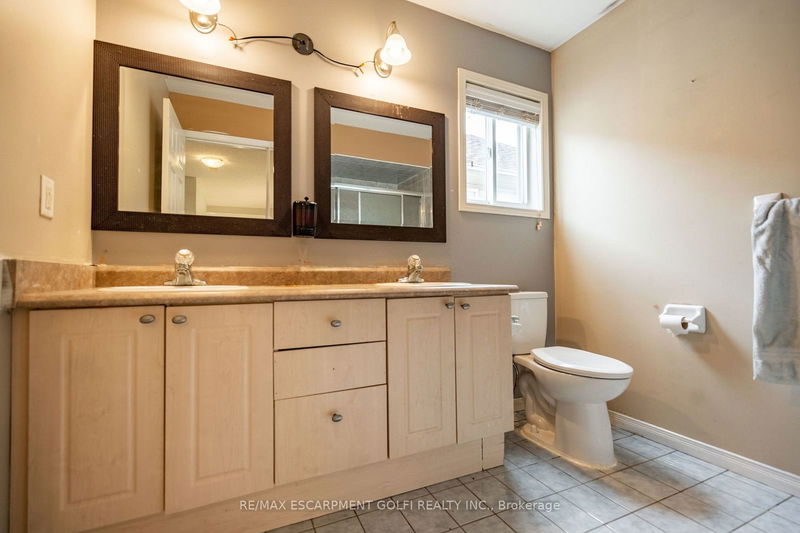 1307 Blanshard Dr  Burlington, L7M 4S3 | Image 35