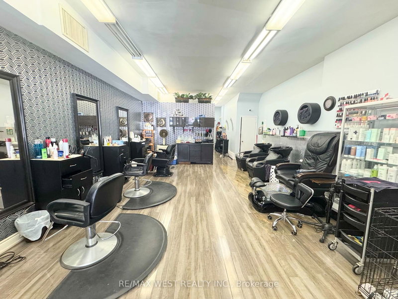 3063 Hurontario St, Mississauga, L5A 2G9 | Image 3