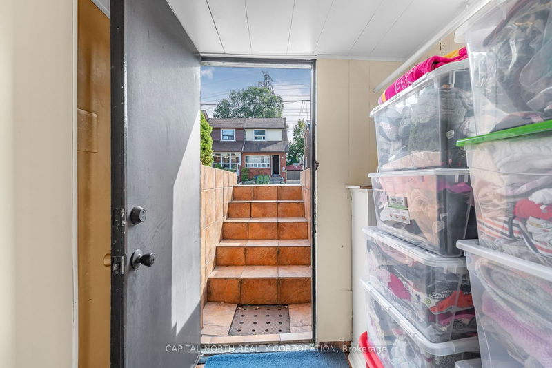 82 Howick Ave  Toronto, M6N 1N1 | Image 33