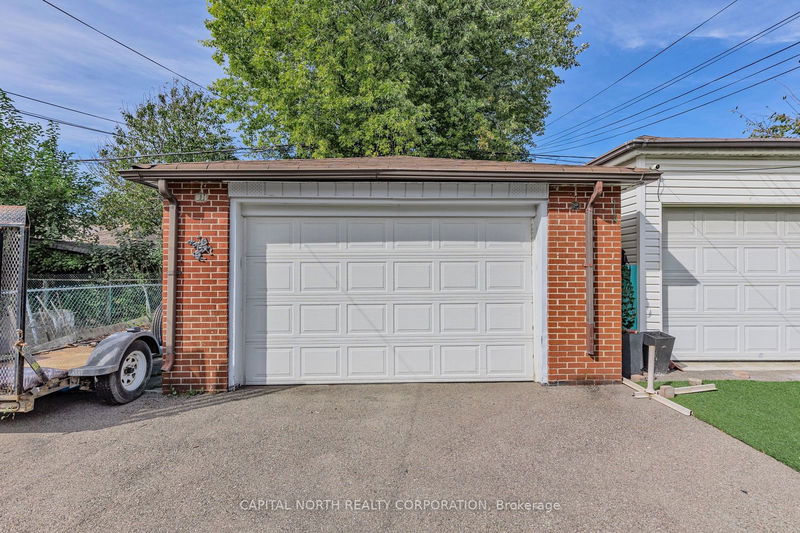 82 Howick Ave  Toronto, M6N 1N1 | Image 39