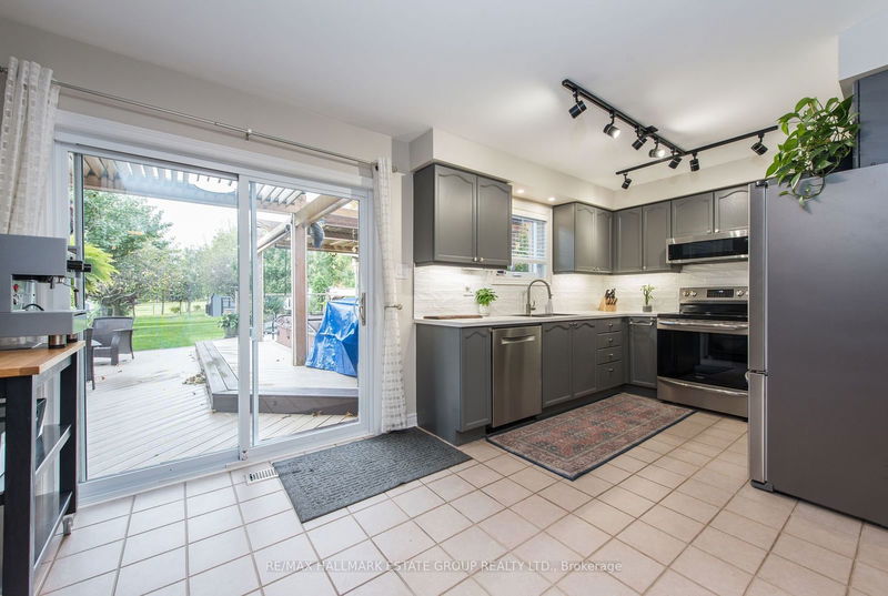 5 Cochrane Ave  Brampton, L6Z 4H8 | Image 8