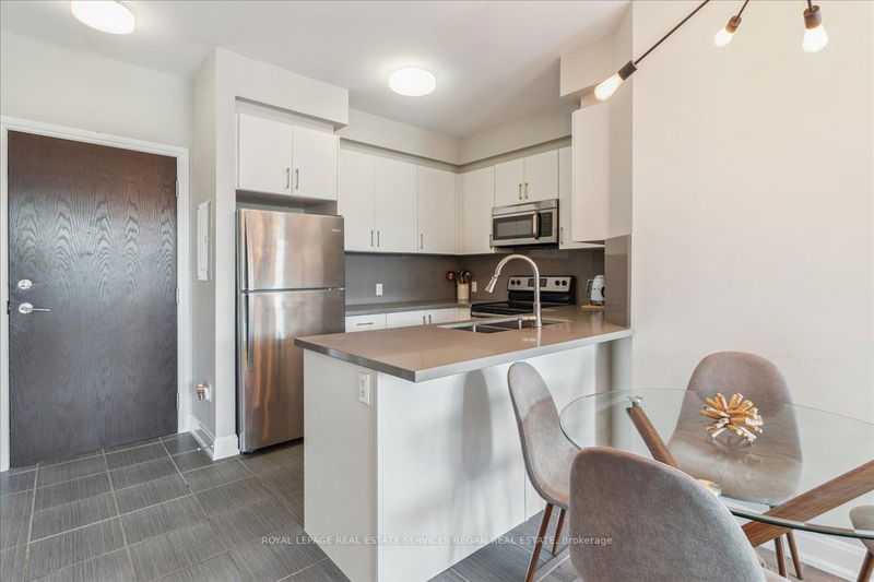  302 - 216 Oak Park Blvd  Oakville, L6H 7S8 | Image 7