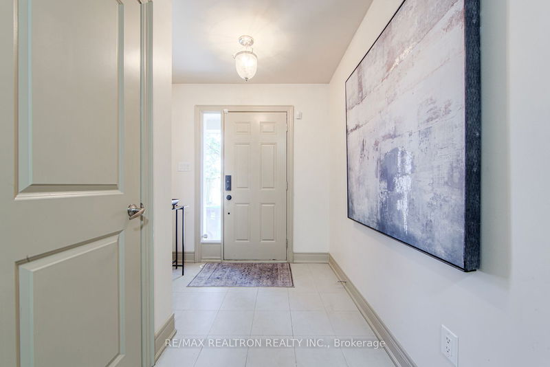 62 Monclova Rd  Toronto, M3M 0A6 | Image 2