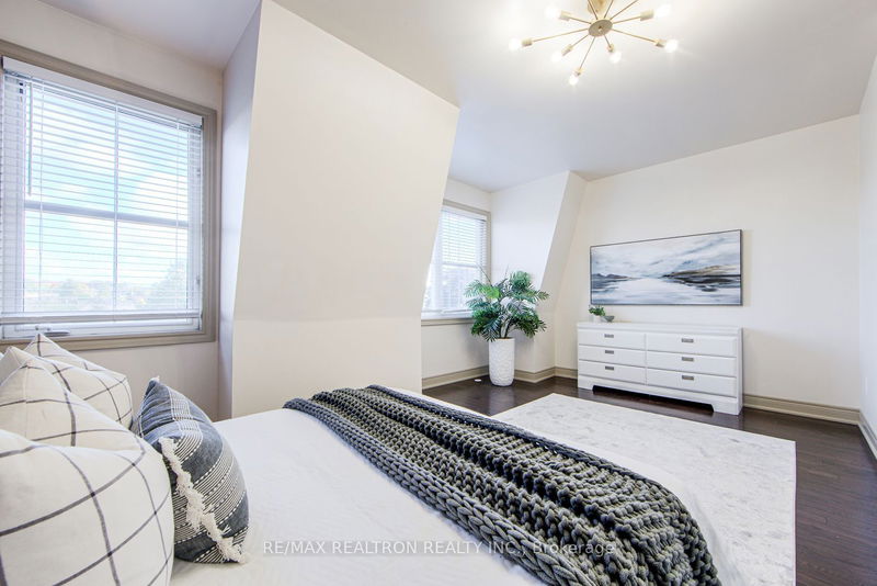 62 Monclova Rd  Toronto, M3M 0A6 | Image 20